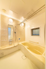 ２階_浴室_Toclas製　1618サイズのゆったりした浴室